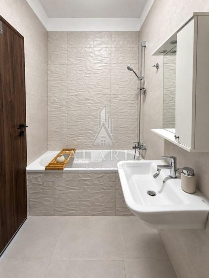 Apartament cu 3 camere semidecomandat, mobilat în Torontalului