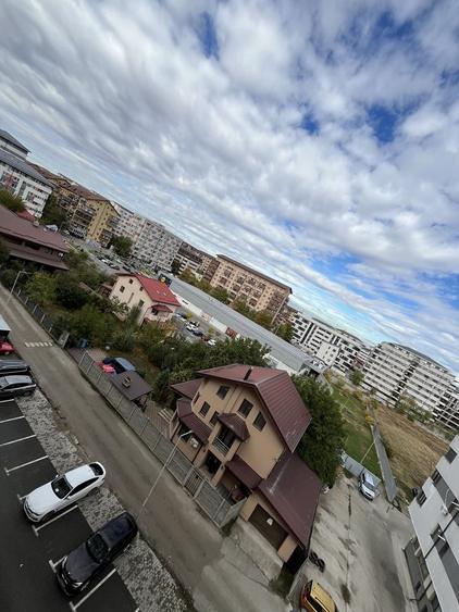 Garsonieră decomandată în Roșu