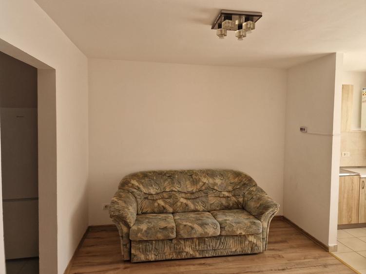 Apartament cu 2 camere semidecomandat în Mărăței
