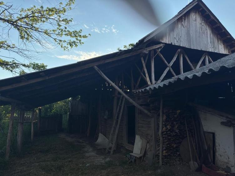 Casă cu 4 camere în Tetoiu