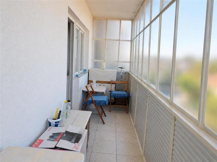 Apartament cu 2 camere decomandat, mobilat în Calea Dumbrăvii