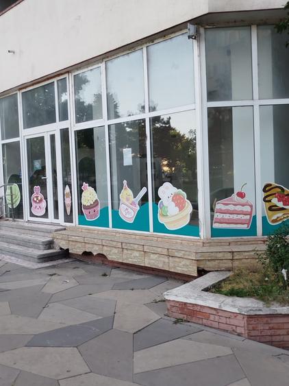 Spațiu comercial, de 83 mp, în Far