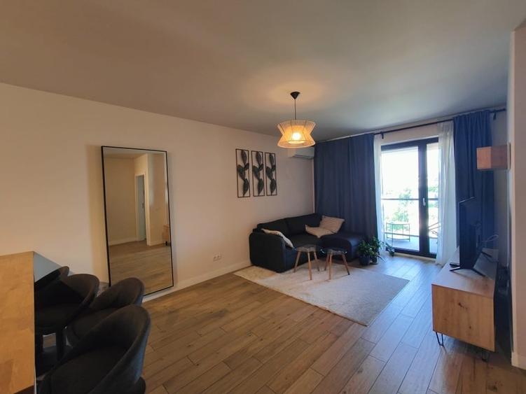 Apartament cu 2 camere semidecomandat, mobilat în Mărăști