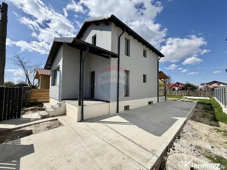 Casă cu 3 camere cu Teren 400 Mp în Golești