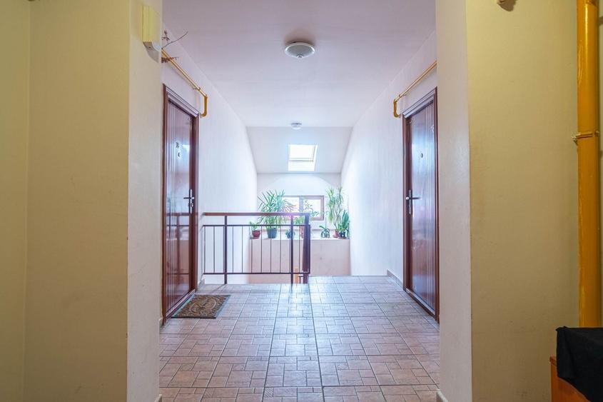 Apartament cu 2 camere semidecomandat, mobilat în Micălaca
