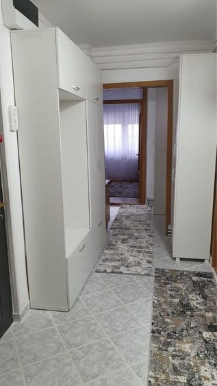 Apartament cu 2 camere decomandat în 1 Mai