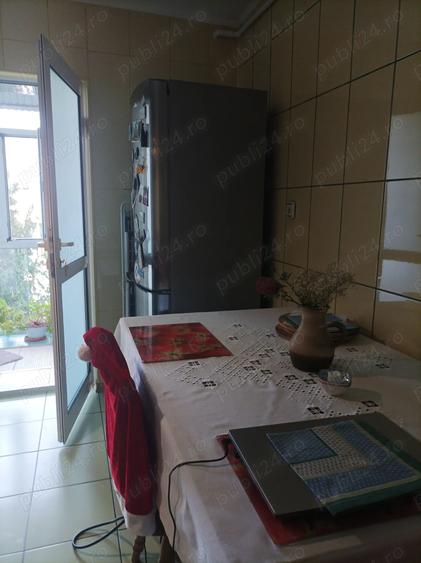 Apartament cu 3 camere nedecomandat în Central