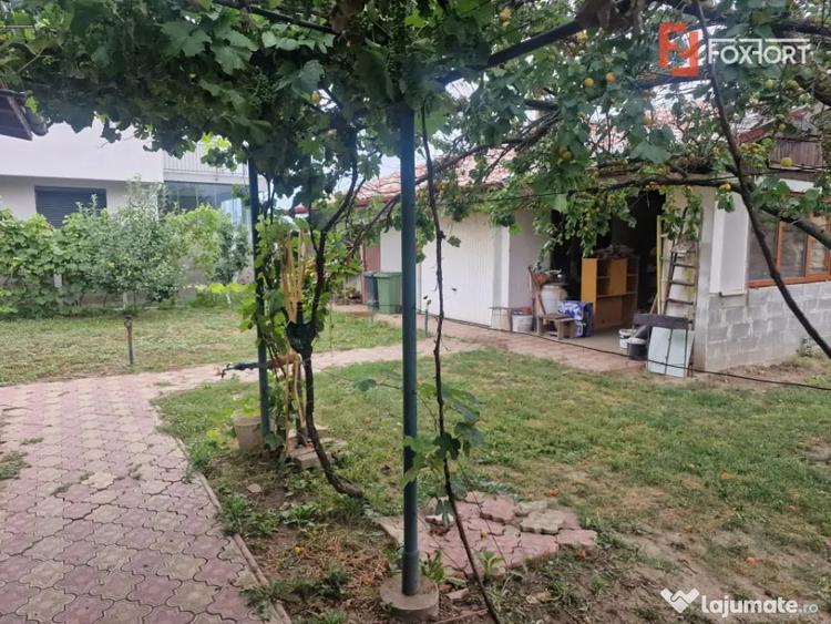 Casă cu 9 camere cu Teren 20 Mp în Moșnița Nouă