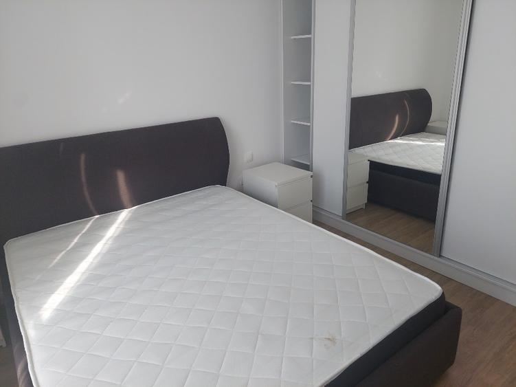 Apartament cu 3 camere decomandat în Ștefăneștii de Jos