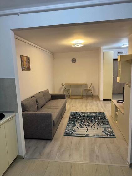 Apartament cu 2 camere semidecomandat în Titan