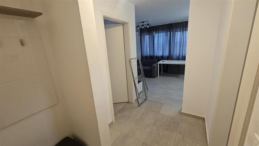 Apartament cu 2 camere decomandat, mobilat în Tractorul
