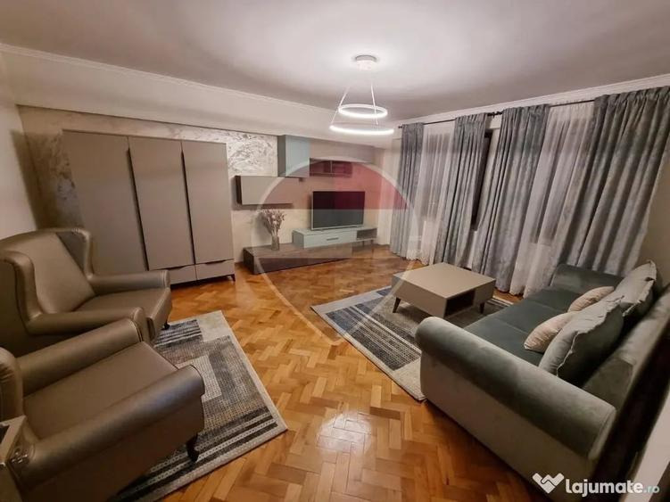 Apartament cu 2 camere decomandat în Intim