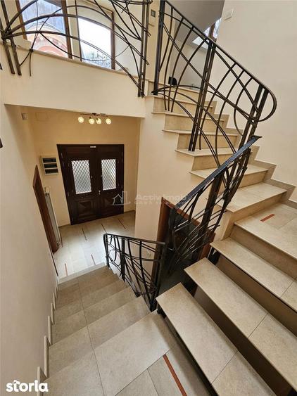 Casă cu 4 camere cu Teren 40 Mp în Cotroceni