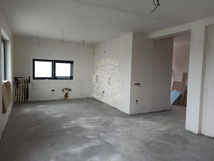 Apartament cu 3 camere decomandat în Vest