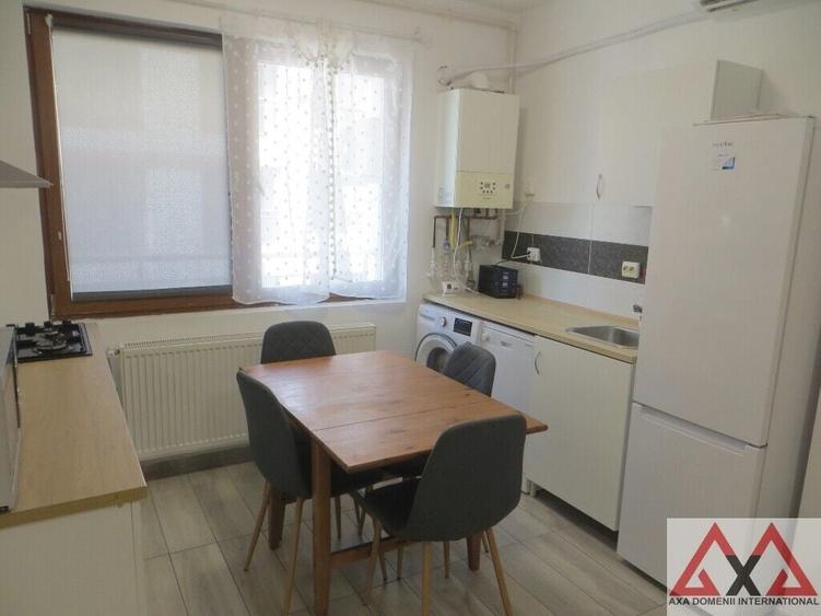 Apartament cu 2 camere semidecomandat în Metalurgiei