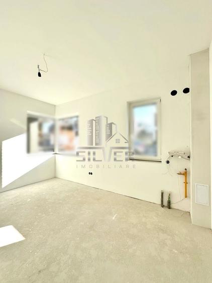 Duplex cu 4 camere cu Canalizare în Florești
