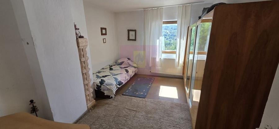 Casă cu 4 camere cu Teren 451 Mp în Central