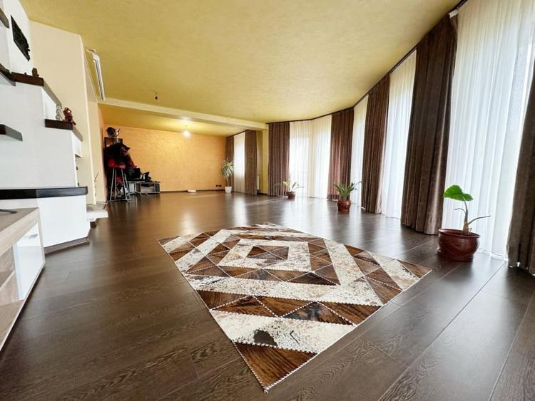 Casă individuală cu 4 camere cu Canalizare în Șag