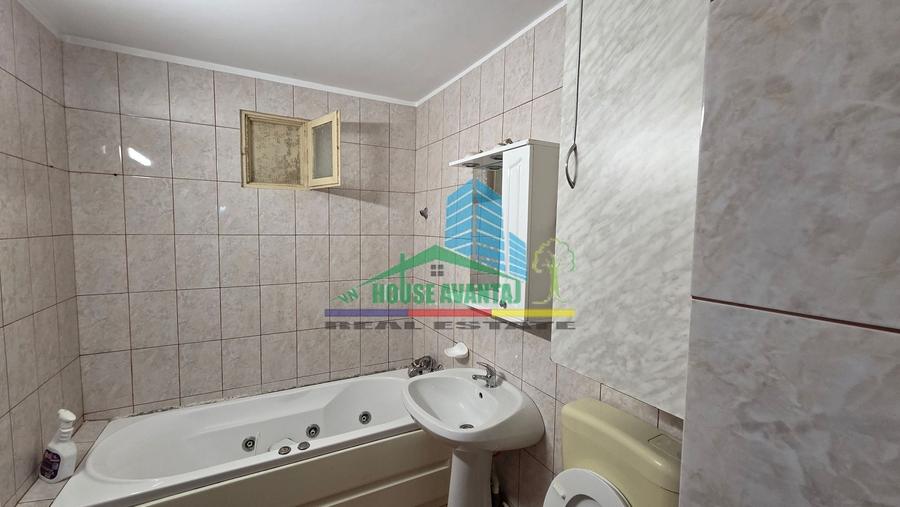 Apartament cu 3 camere decomandat în Brăilei
