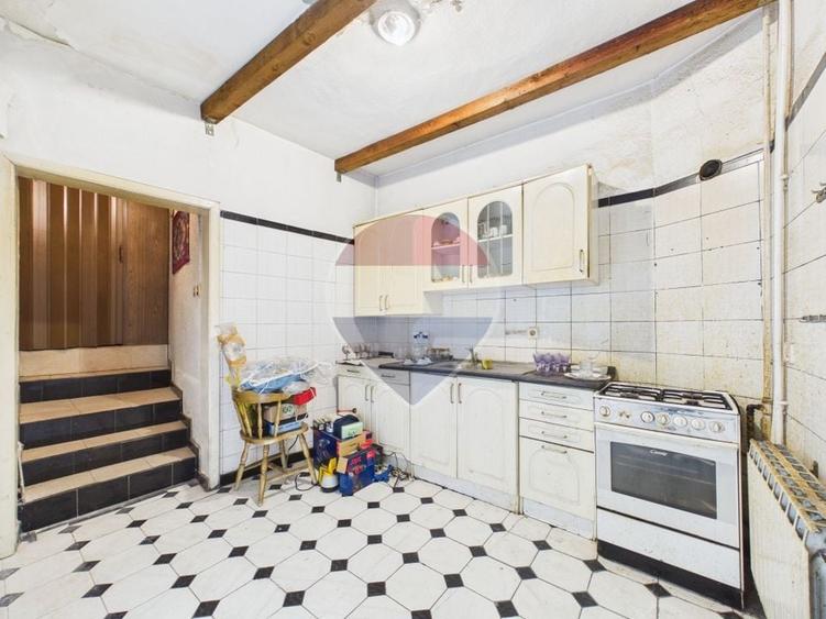 Casă individuală cu 7 camere cu Teren 154.64999389648 Mp în Știrbei Vodă
