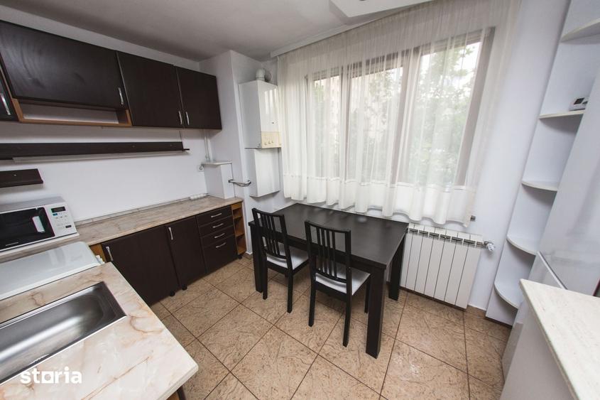Apartament cu 3 camere decomandat în Gara de Nord