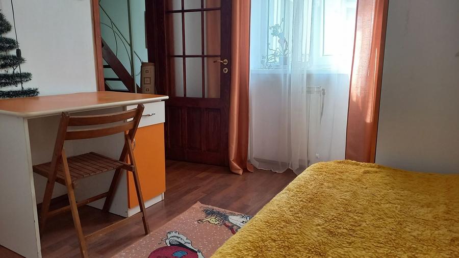 Apartament cu 3 camere decomandat în Exterior Vest