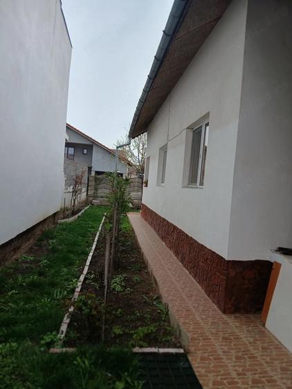 Casă cu Teren 300 Mp în Preajba