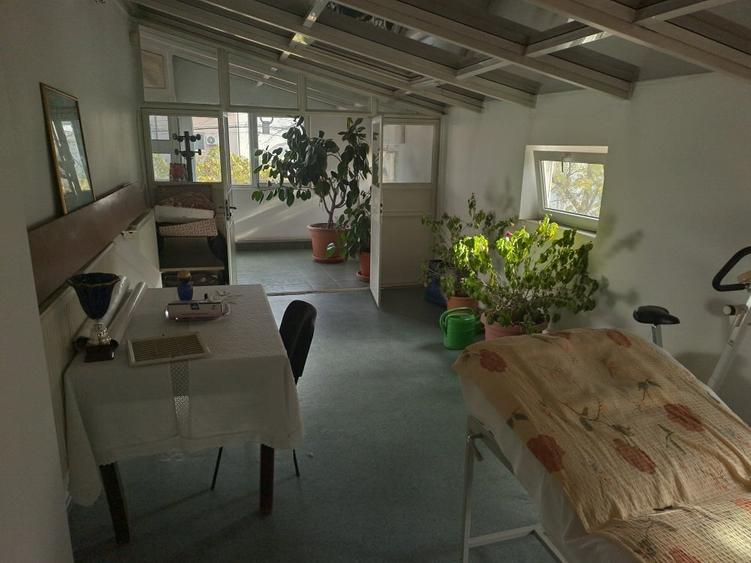 Casă individuală cu 6 camere cu Canalizare în Industriilor
