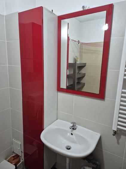 Apartament cu 2 camere semidecomandat în Runcu