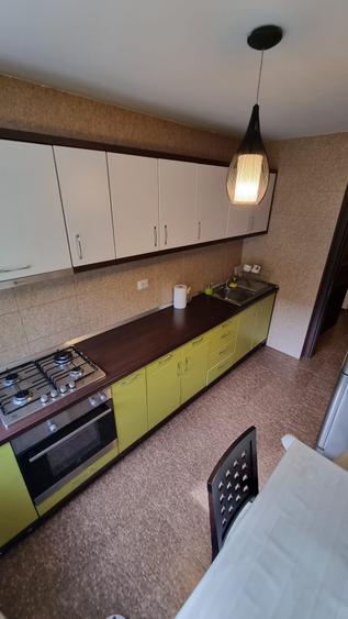 Apartament cu 3 camere semidecomandat, mobilat în 1 Decembrie 1918