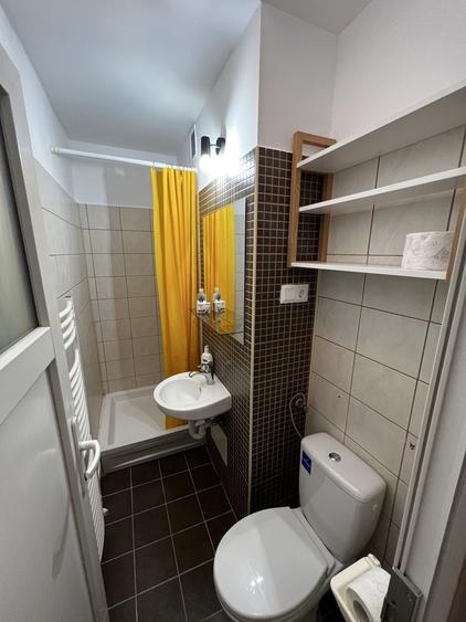 Apartament cu 4 camere decomandat în 7 Noiembrie