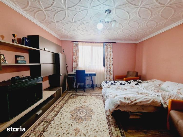 Casă cu 5 camere cu Teren 180 Mp în Central