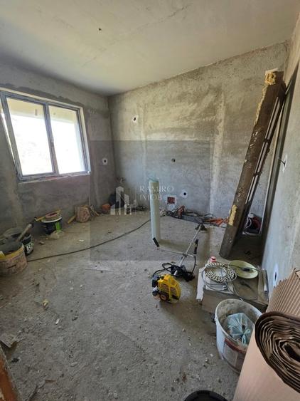 Casă cu 4 camere în Bragadiru