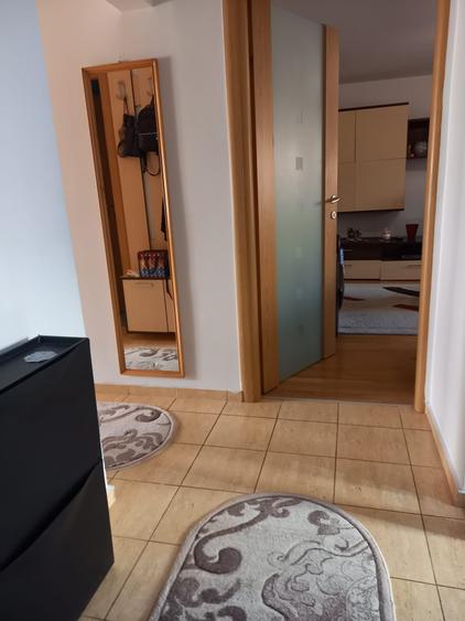 Apartament cu 3 camere decomandat, mobilat în Central