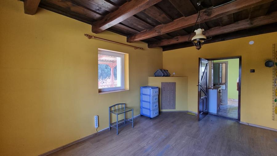 Casă individuală cu 1 camere cu Teren 3700 Mp în Apateu