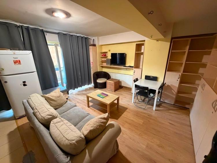 Apartament cu 3 camere decomandat, mobilat în Mogoșoaia