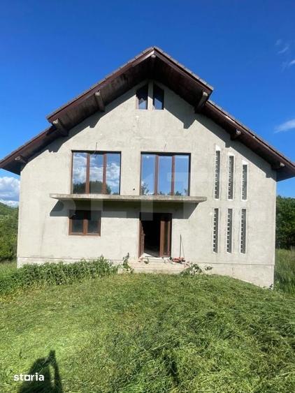 Casă cu 5 camere cu Teren 1800 Mp în Central