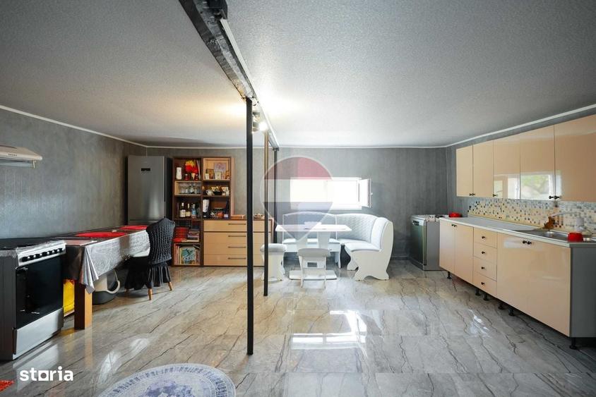 Casă cu 4 camere în Tărian