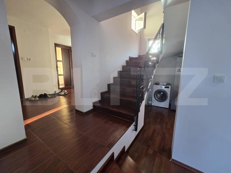 Casă individuală cu 6 camere cu Canalizare în Micro 3