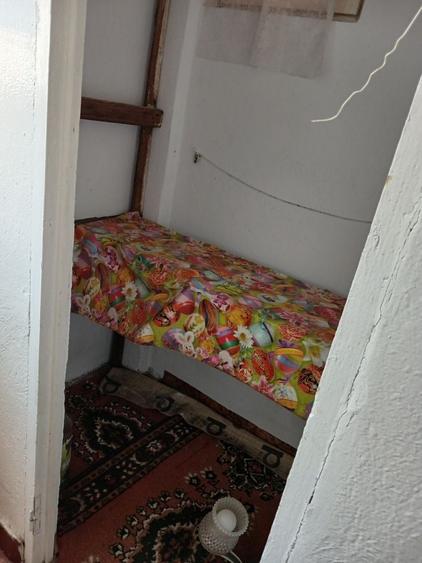 Apartament cu 2 camere semidecomandat în Cerna