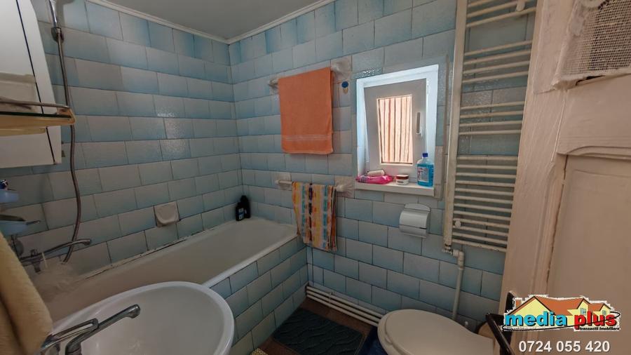 Casă individuală cu 3 camere cu Teren 500 Mp în Est