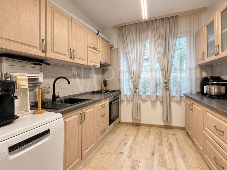 Apartament cu 4 camere semidecomandat în Central