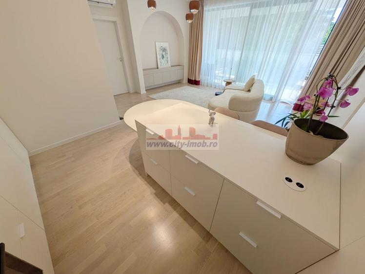 Apartament cu 2 camere decomandat, mobilat în Băneasa