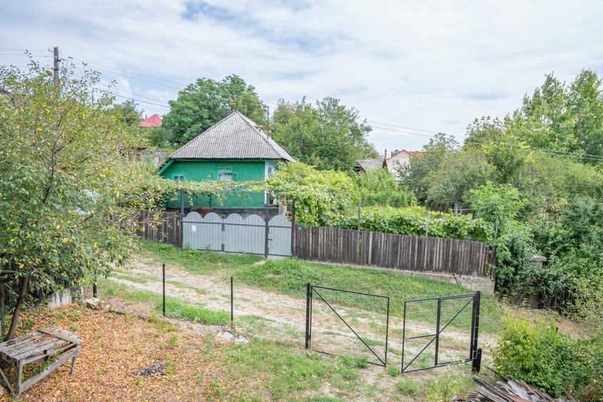 Casă individuală cu 8 camere cu Teren 595 Mp în Grigoreni