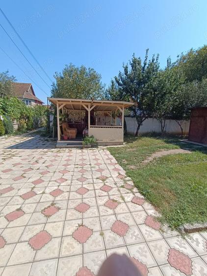 Casă cu 5 camere în Hunedoara