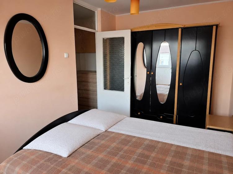 Apartament cu 4 camere decomandat în Aurel Vlaicu