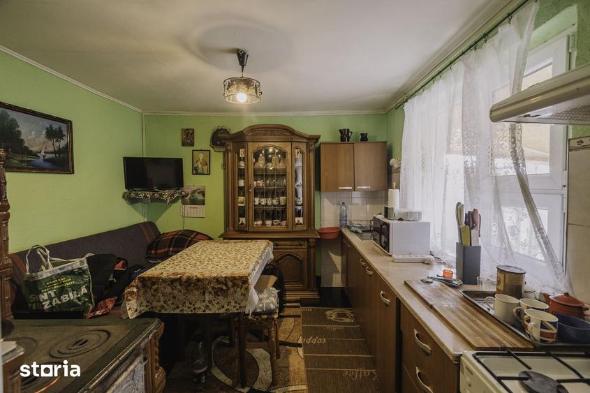 Casă cu 5 camere cu Teren 594 Mp în Trușești