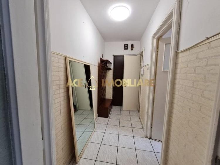Apartament cu 3 camere decomandat, mobilat în Ștefan cel Mare