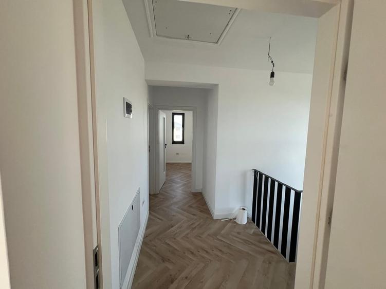 Casă cu 4 camere cu Teren 500 Mp în Ciorogârla