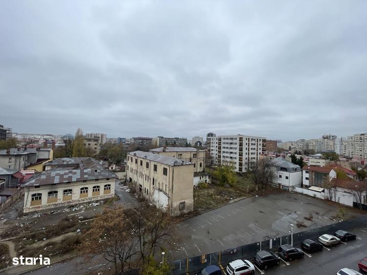 Apartament cu 3 camere în Decebal